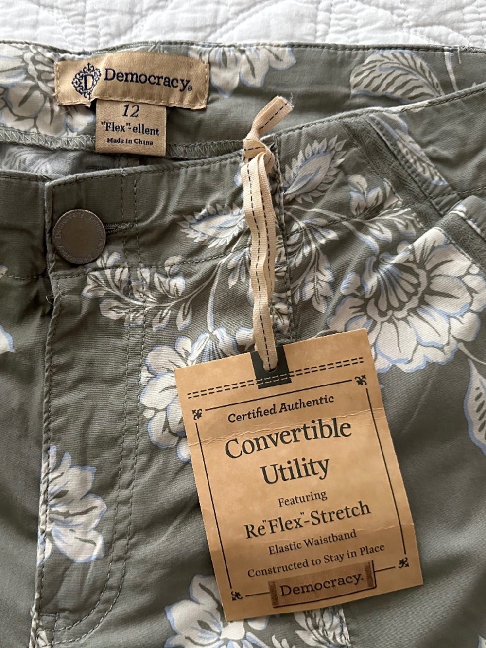 Democracy Olive Green Floral Ankle Pants. Size 12 - Picture 5 of 8